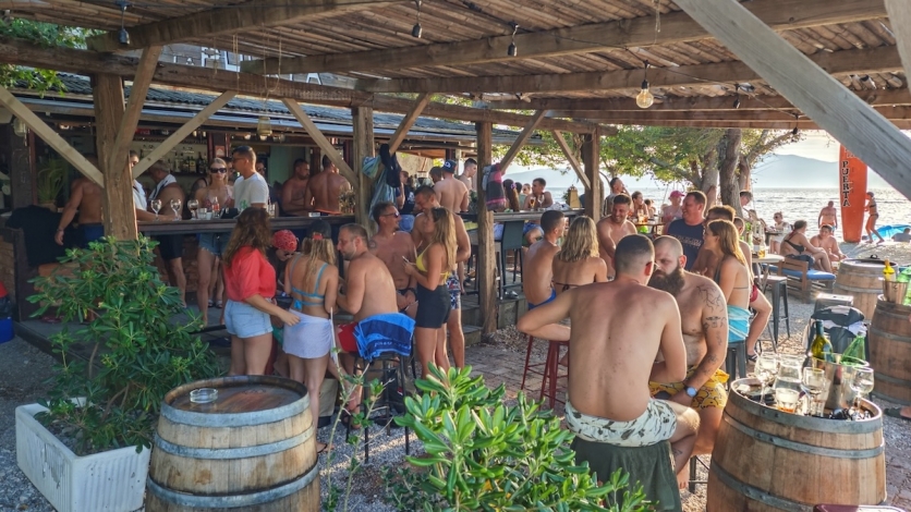 Beach bar Puerta na Oštru ovog tjedna priprema tri fešte